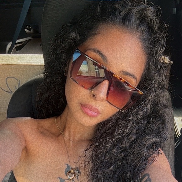mercedesmstrong